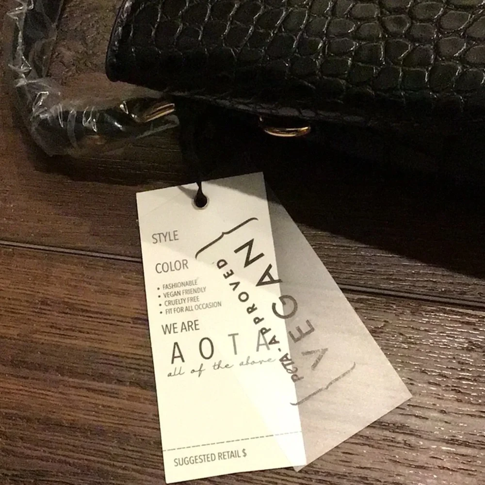 Aota NWT Elena Vegan Leather Tote / Crossbody Bag in Black. - Picture 5 of 10